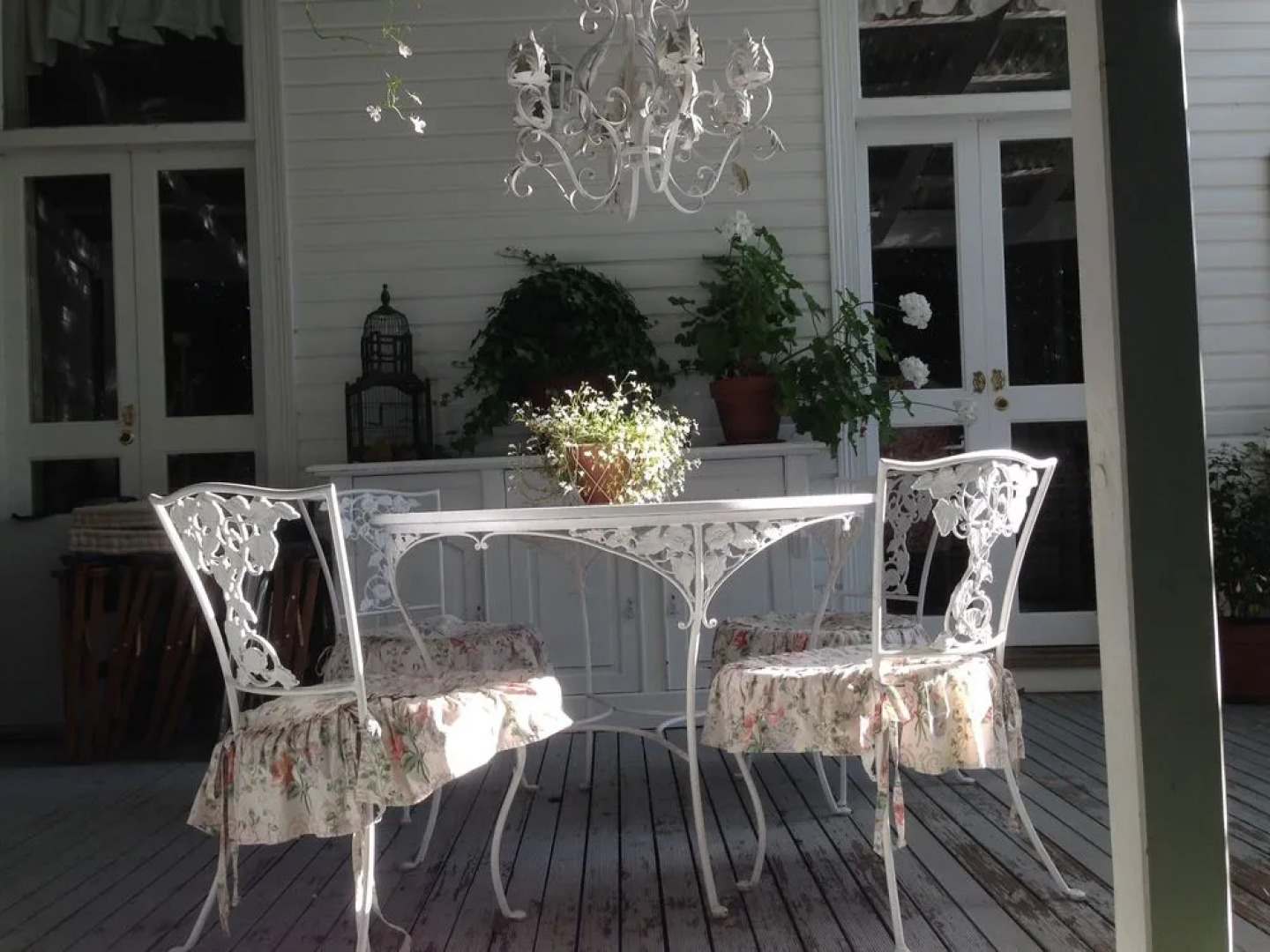 White Dove Cottage Bed and Breakfast