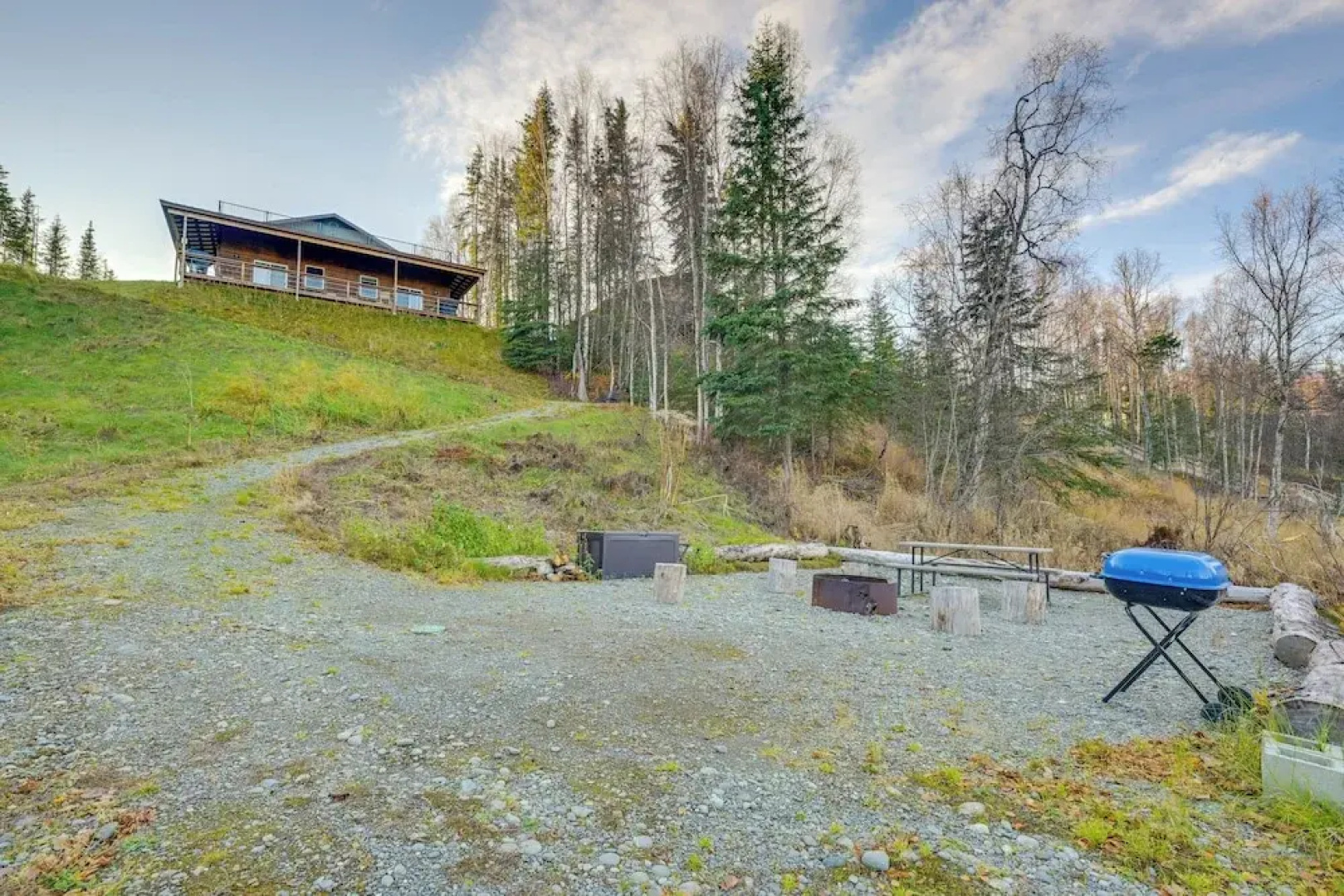 River Views & Fire Pit: Cozy Soldotna Apartment!