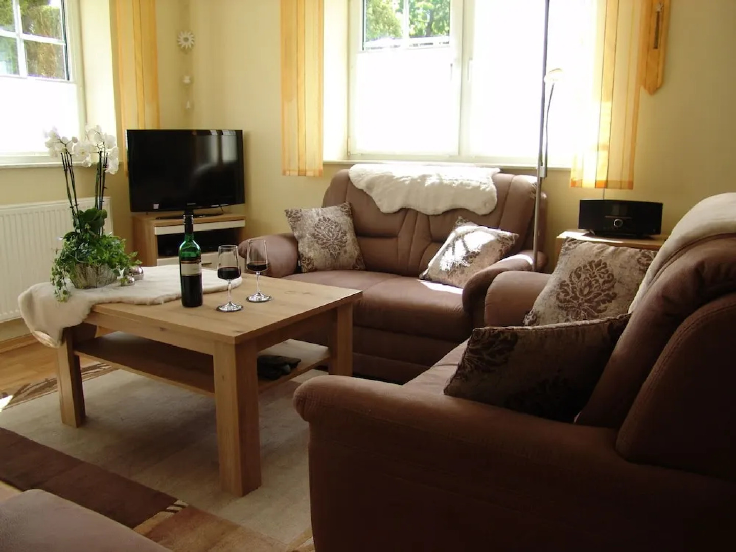 Beautiful property (65 m) with terrace and a small garden.