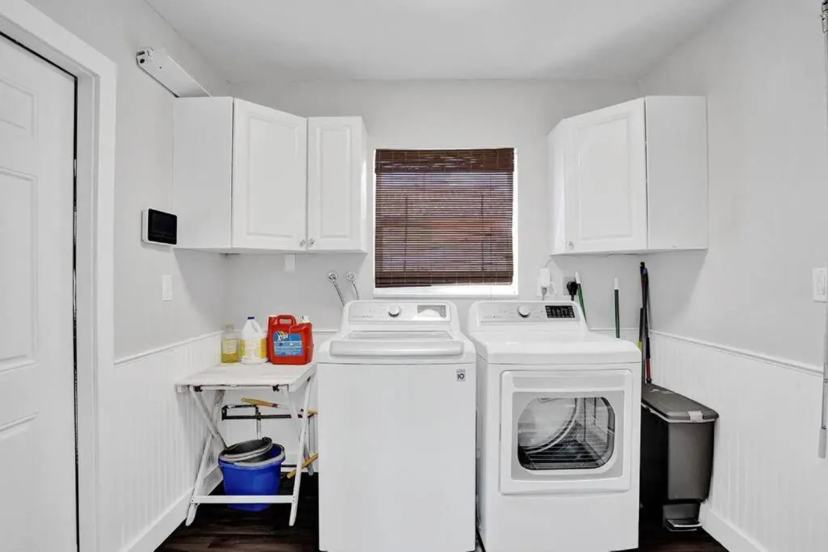 Stunning 4 Bedrm New Pool+Jacuzzi 1 Mile to Beach