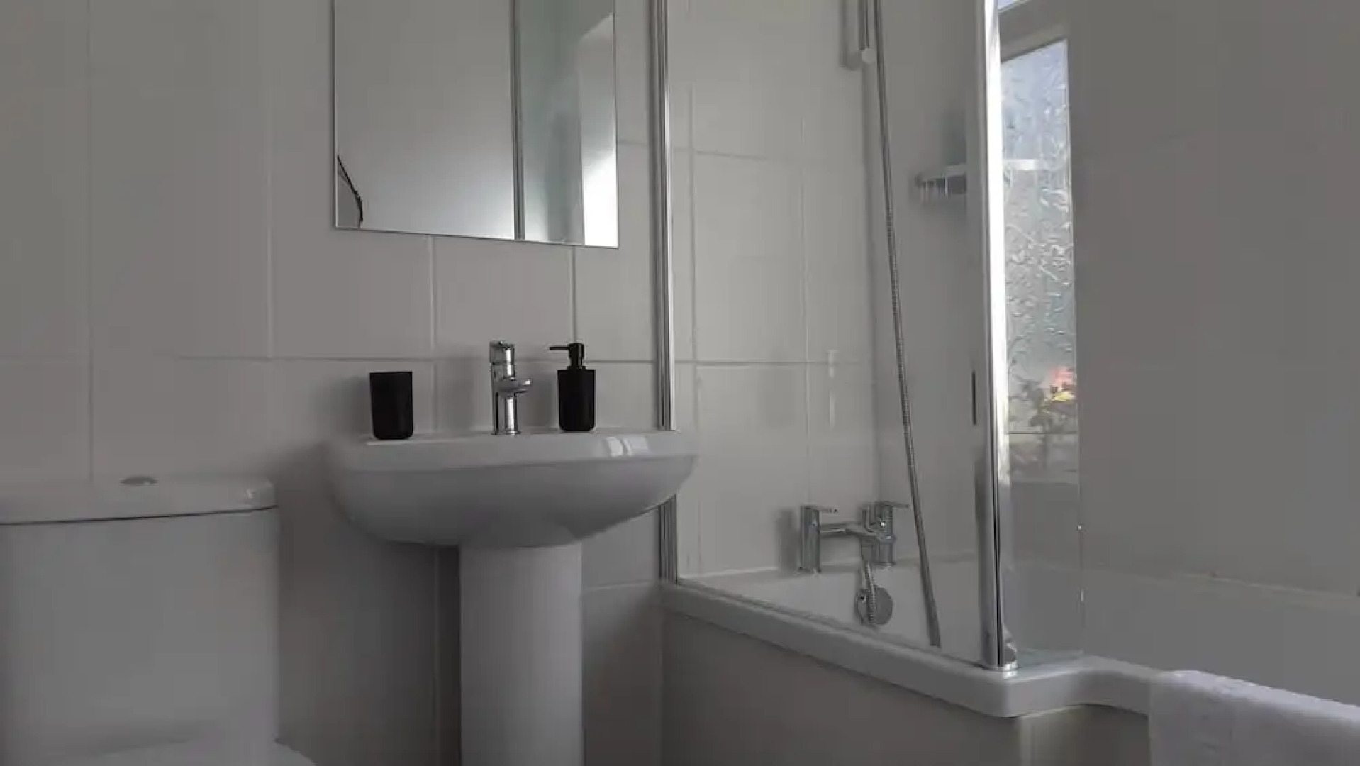 Lovely 3-bed House in Bridgend 7min From Porthcawl