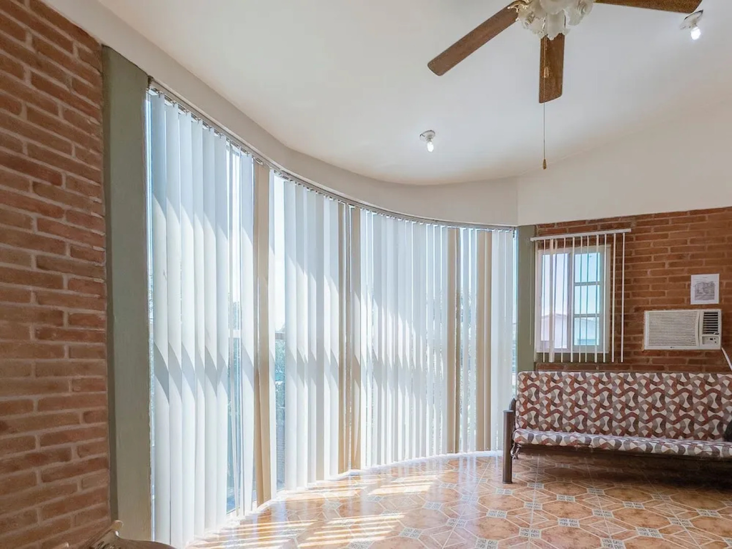 New Family House. Pool & BBQ Area