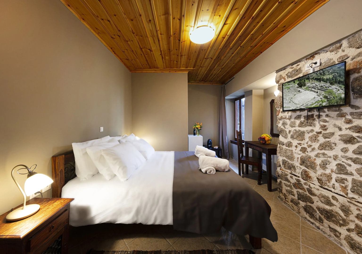 Stone Suites by White Hills