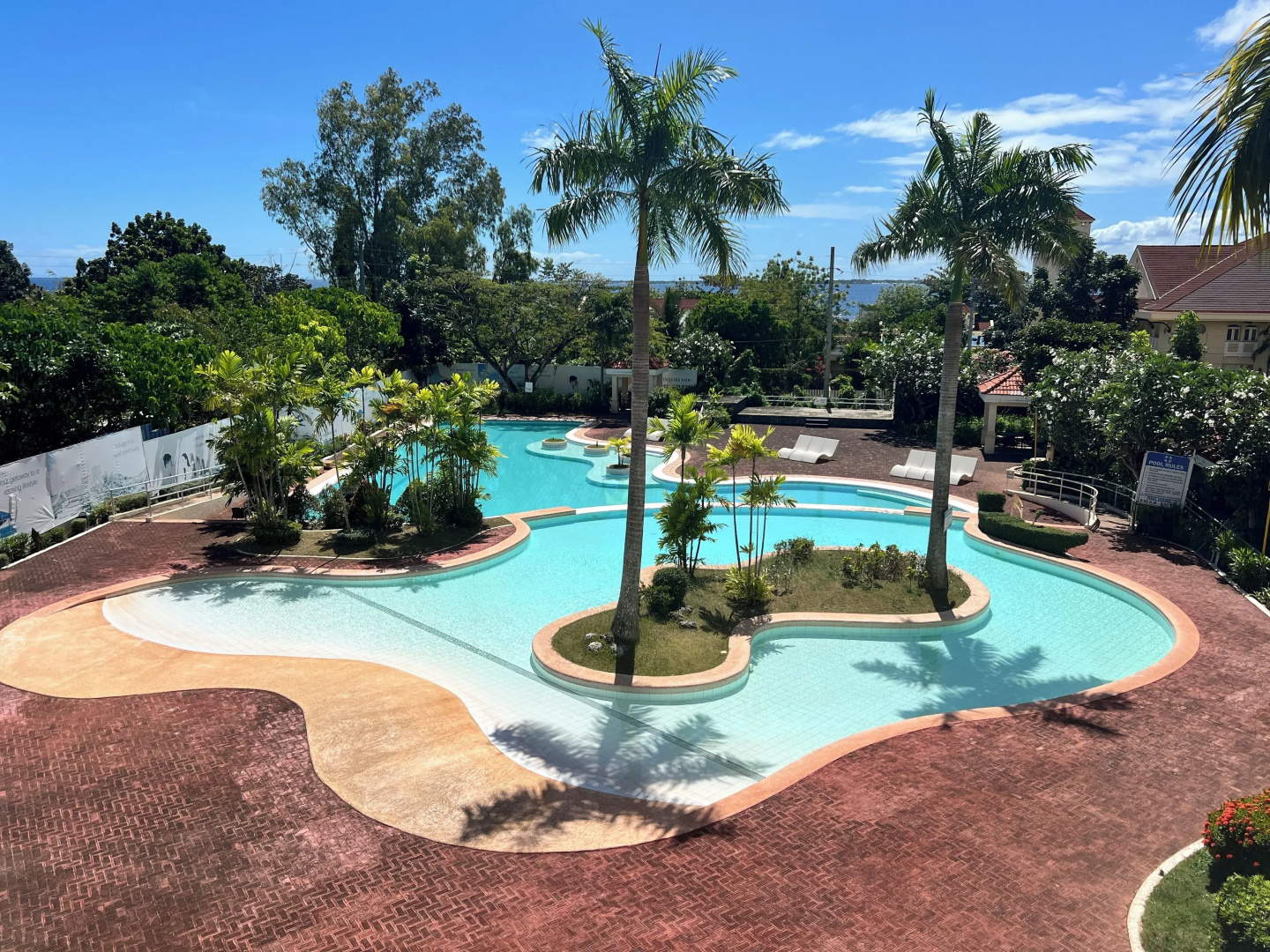La Mirada Residences