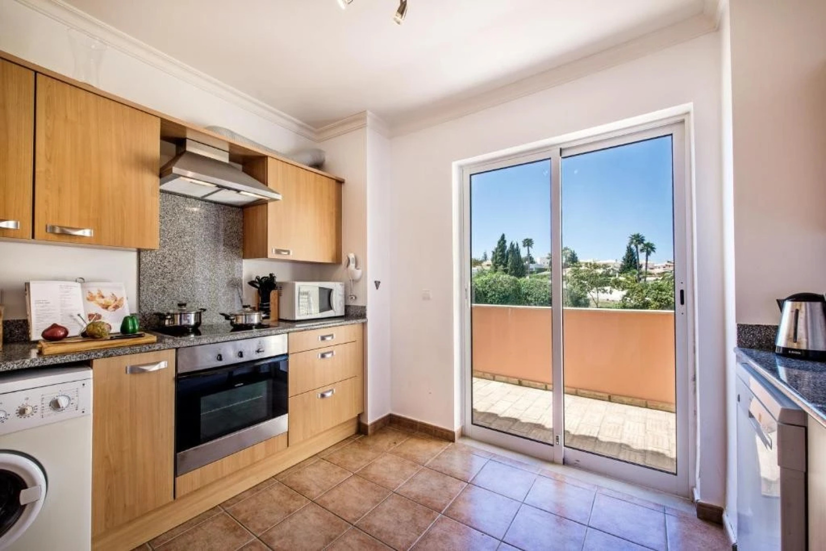 Jardim Da Meia Praia Hotel