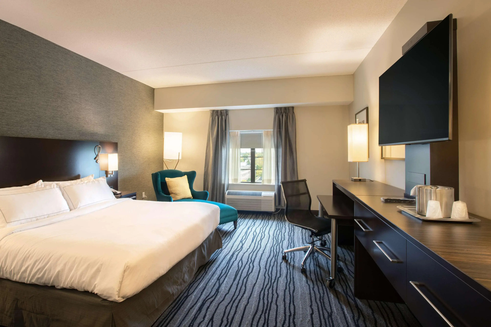 The Mosey Buffalo Williamsville, Tapestry Collection by Hilton