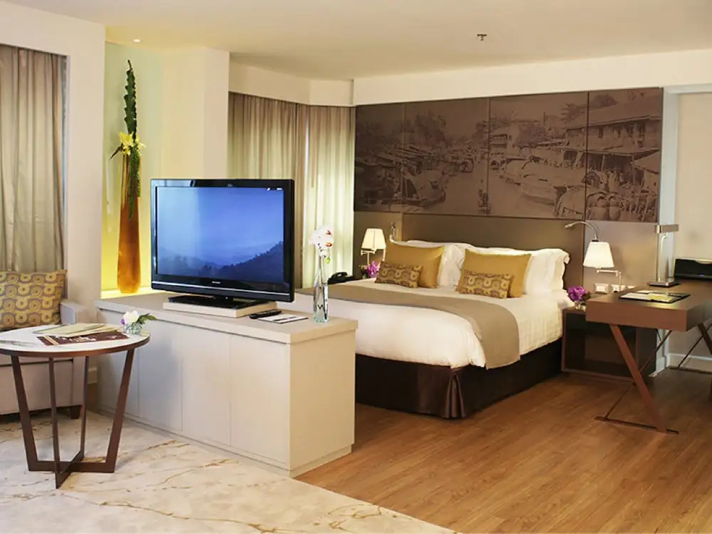 Grand Diamond Suites Hotel