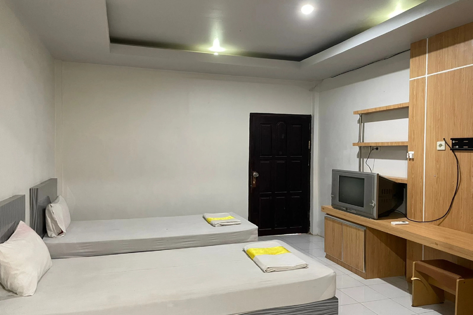 RedDoorz near Poso City Mall