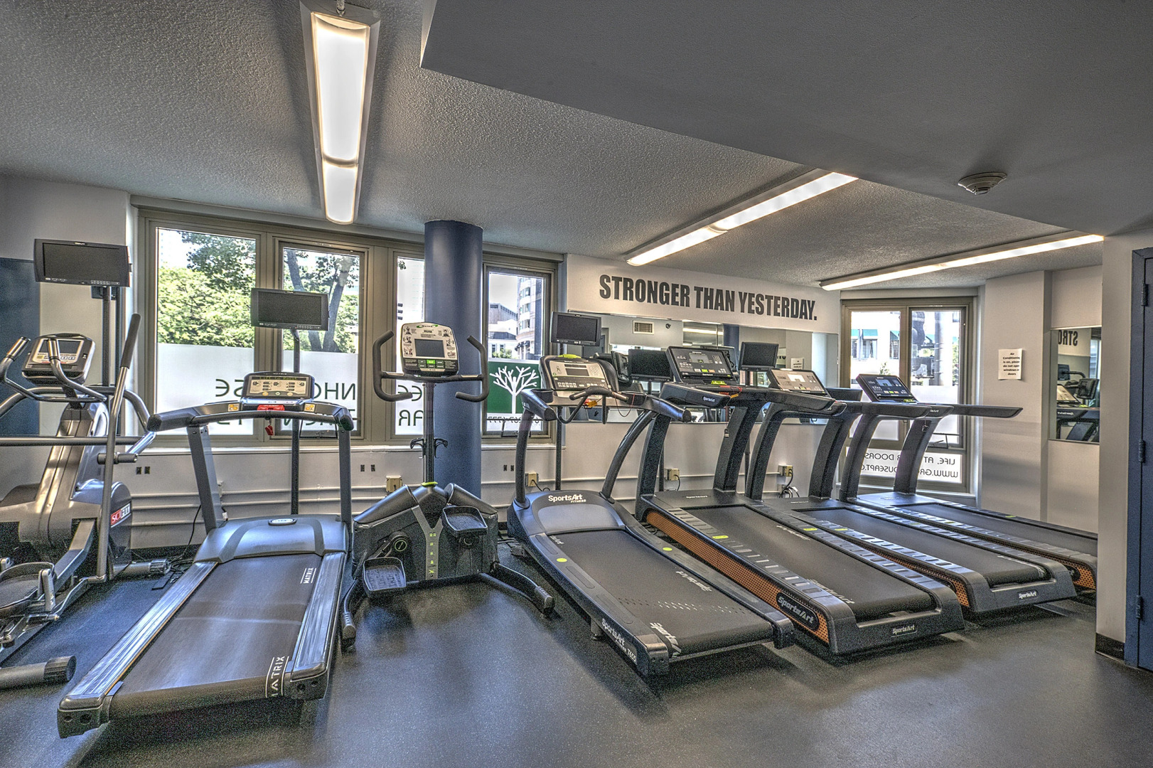 Outstanding 2 Bed Apt in Heart of Back Bay!