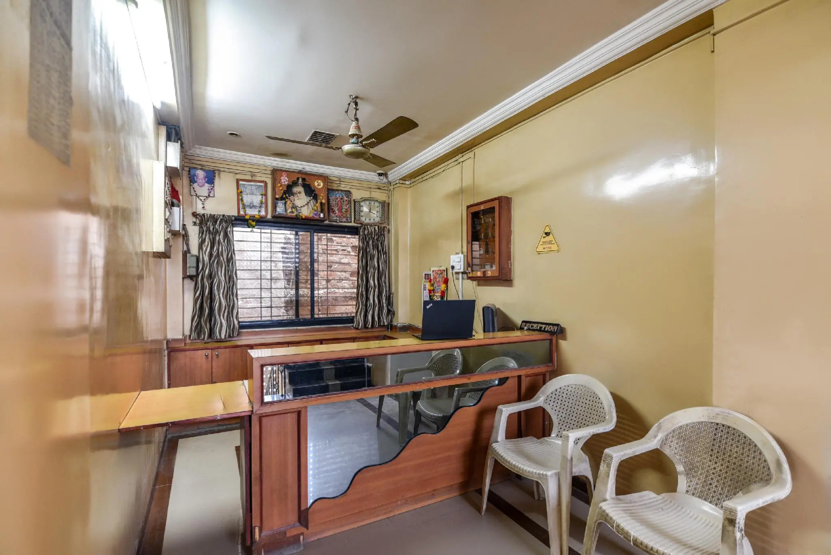 OYO 61080 Hotel Shree Gurunanak Lodge