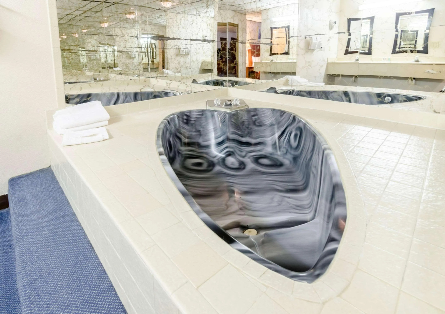 Sunflower Inn and Suites