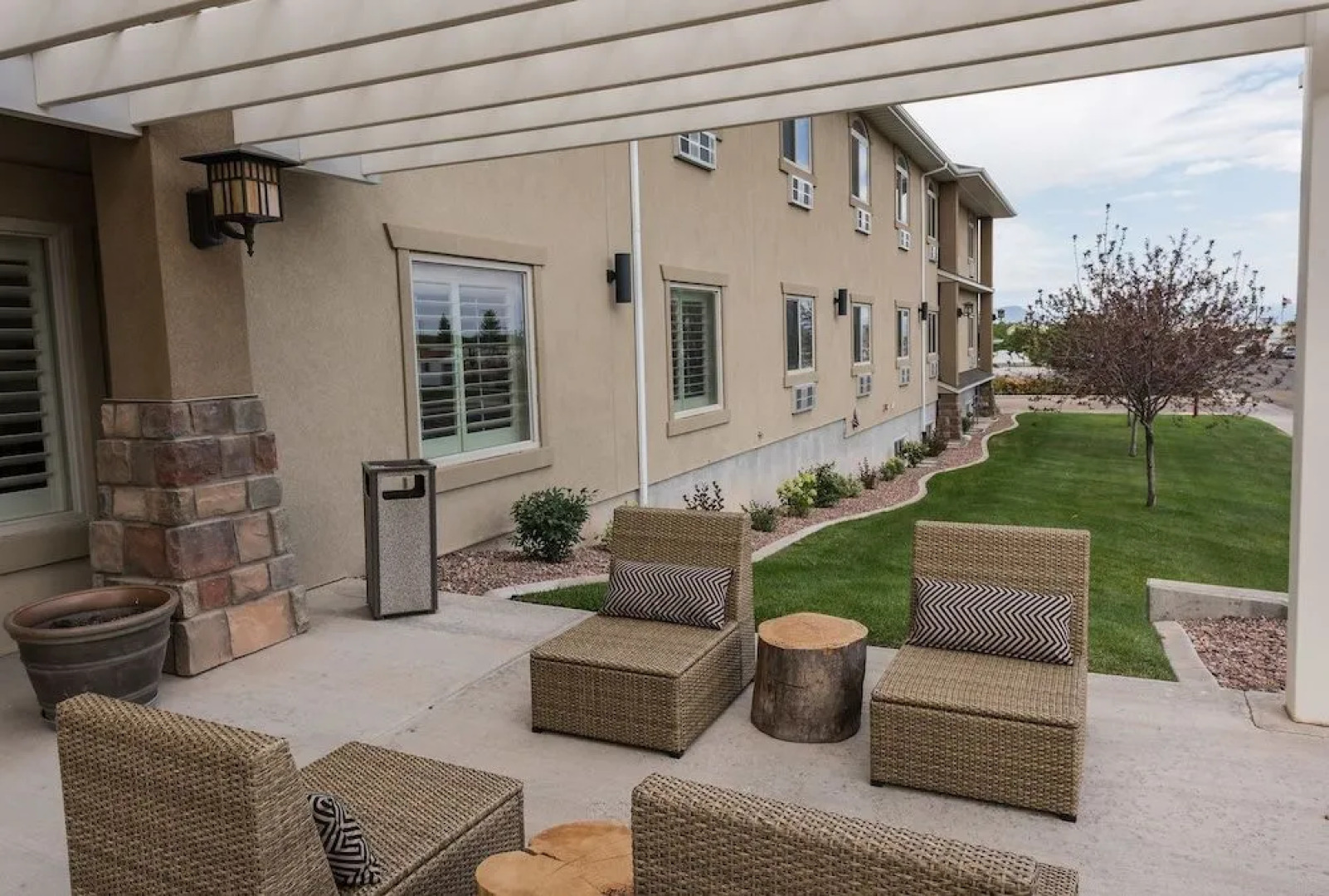 Landmark Inn and Suites