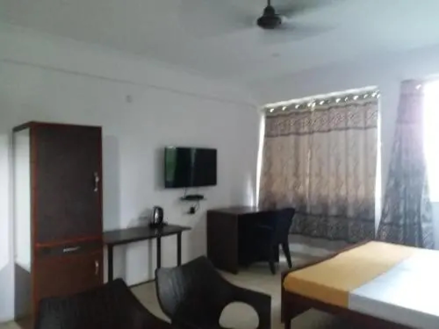 Krishna Hansraj Hotel