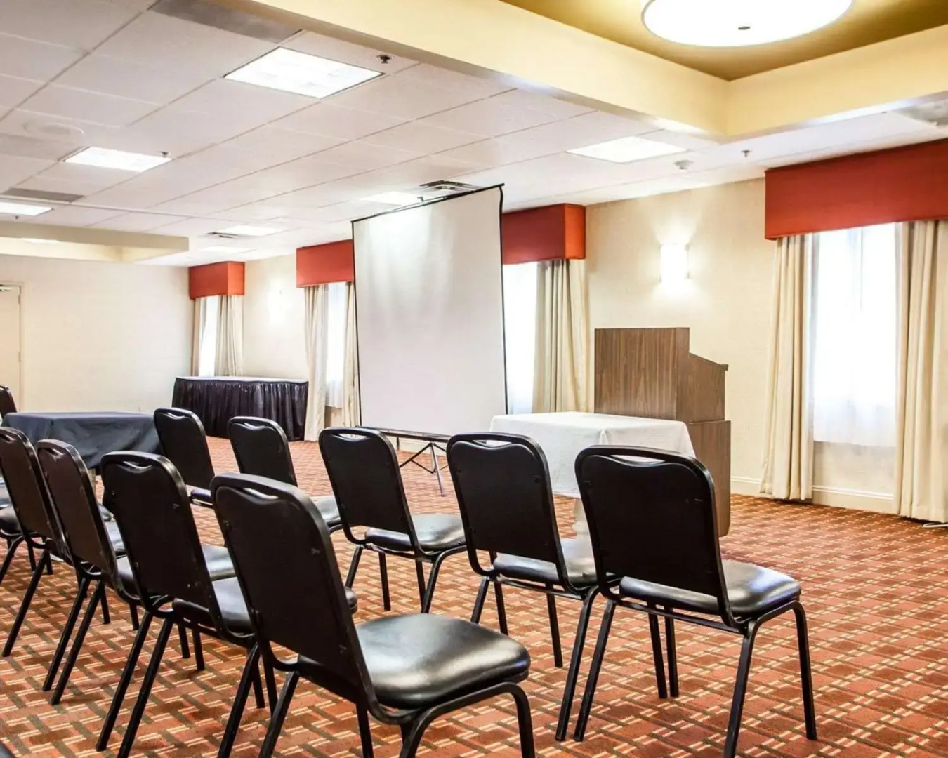 Clarion Hotel Palmer Inn