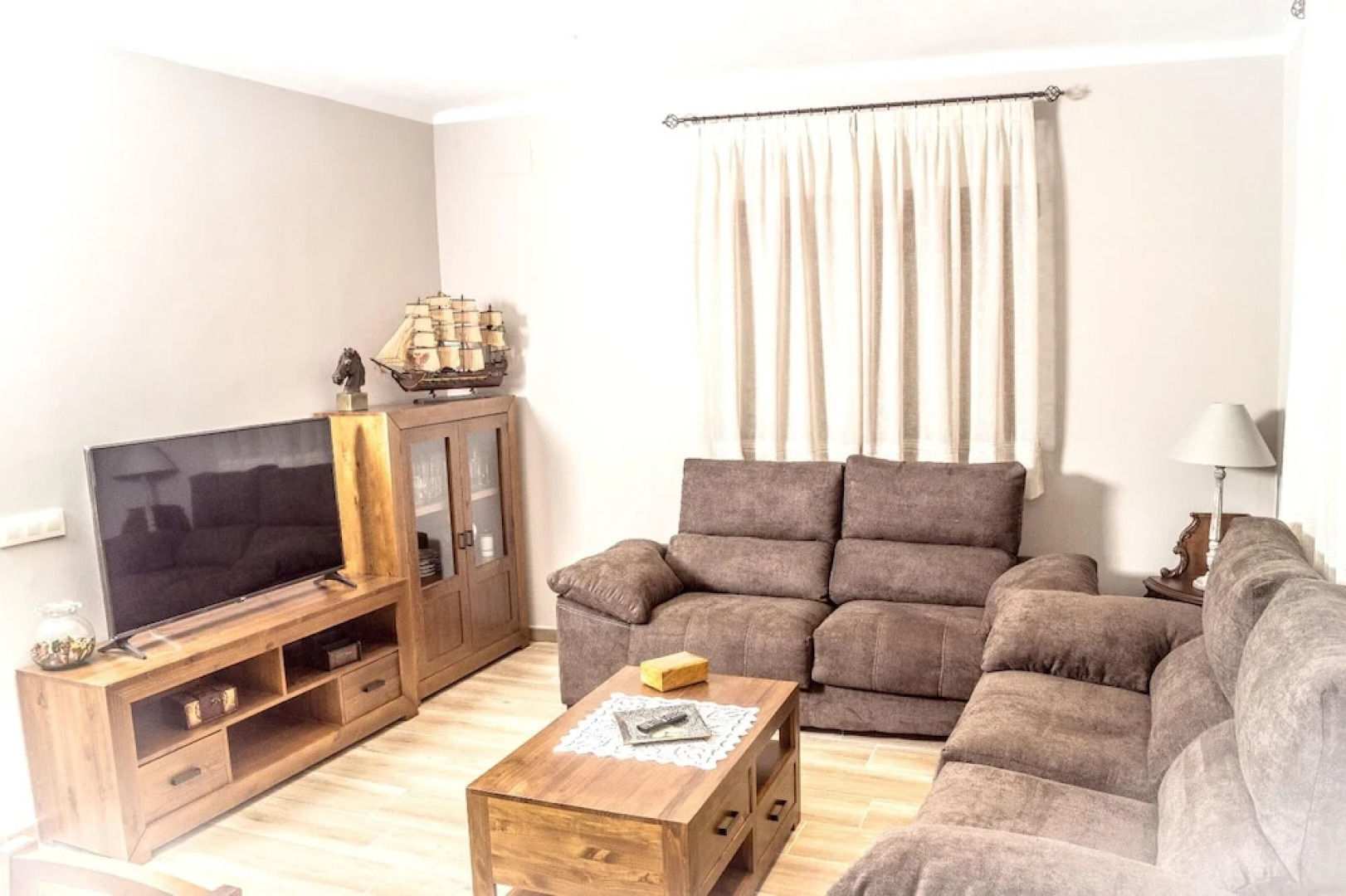 House With 6 Bedrooms in San Bartolomé de Pinares, With Wonderful City View, Furnished Terrace and Wifi - 70 km From the Slopes