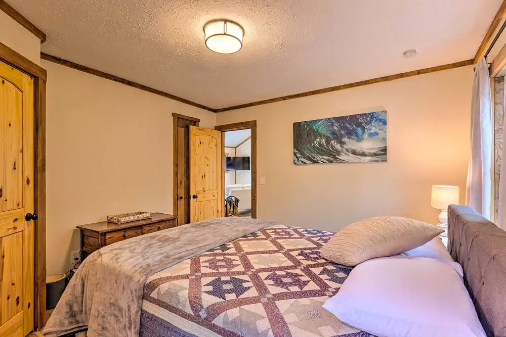 Hendersonville Cabin w/ Hot Tub, Views & Fire Pit!