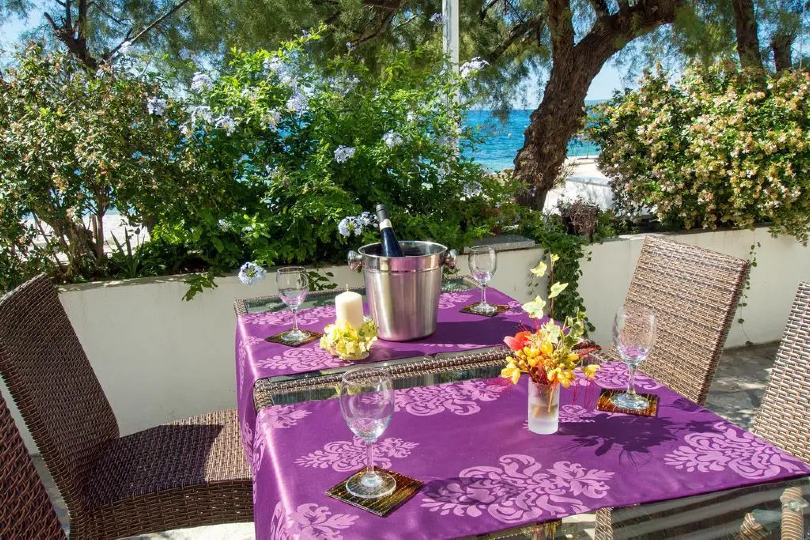 Beachfront Villa Mediteran