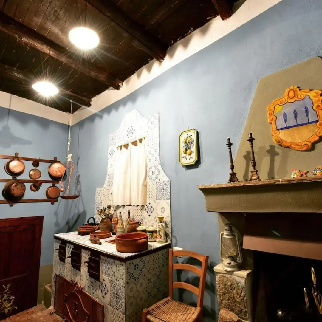 House With 2 Bedrooms in Francolise, With Wonderful sea View, Enclosed Garden and Wifi Near the Beach