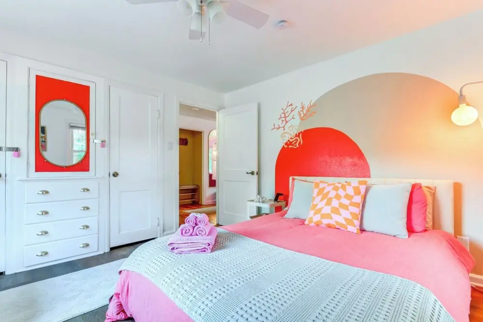 Retro-tropical Pensacola Home - 3 Mi to Downtown!