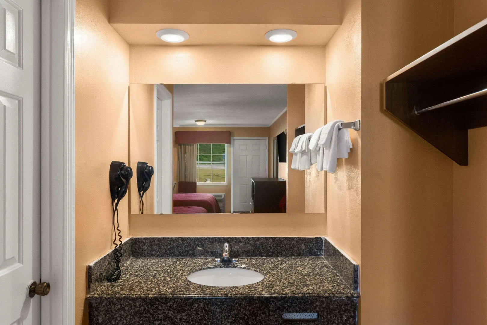 Econo Lodge Cornersville