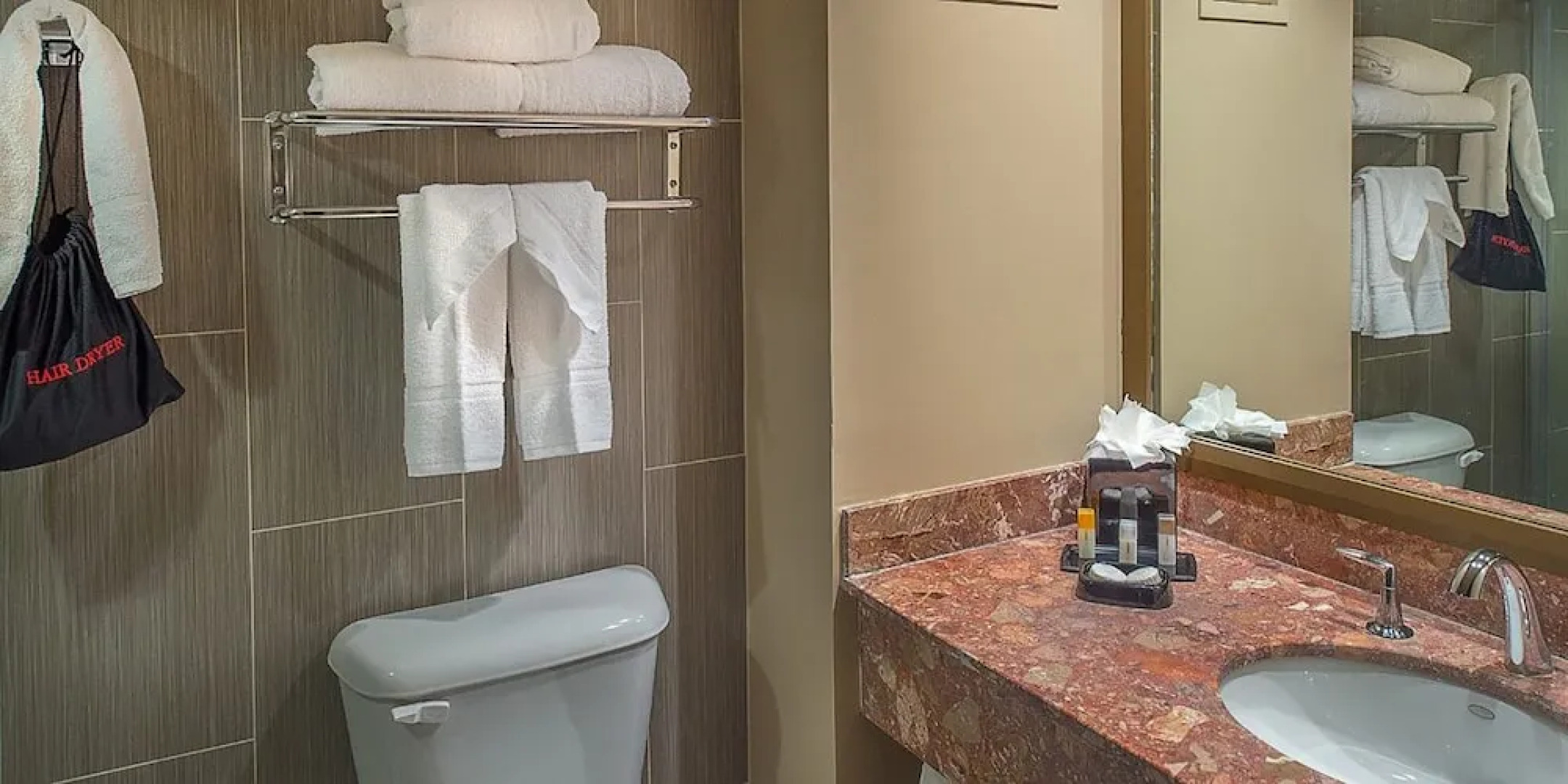 HoteLumière at The Arch