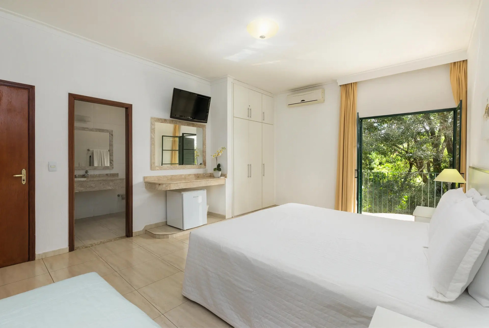 Grínberg's Village Hotel