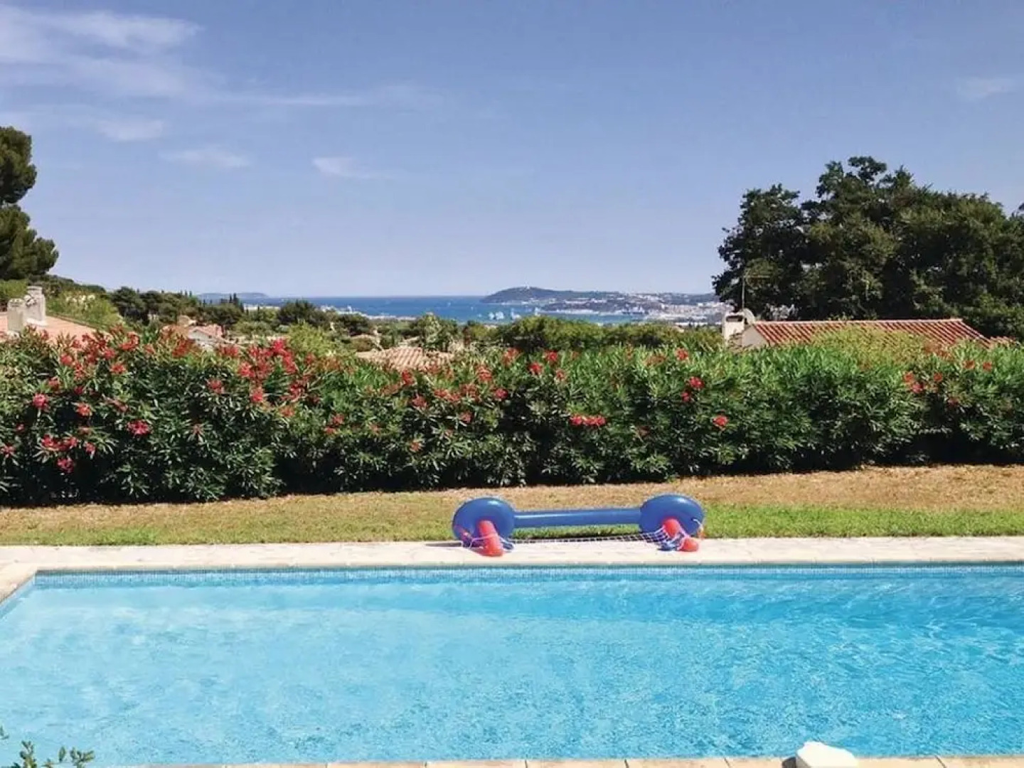 Premium Villa in Ollioules with Swimming Pool