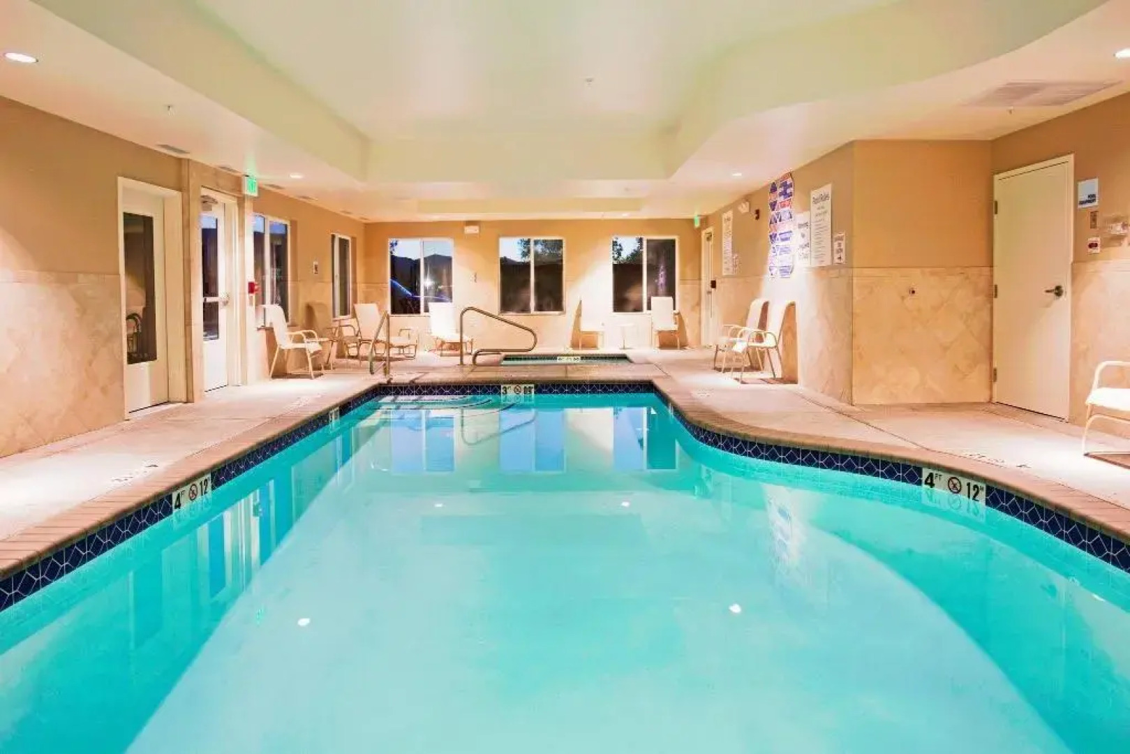 Holiday Inn Express And Suites - Reno Airport