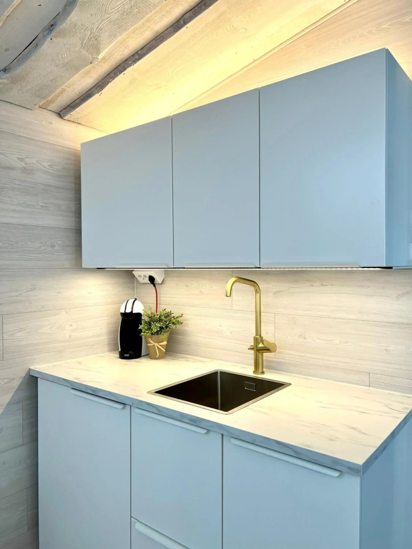 Glass Igloos by the water - Lasisviitit