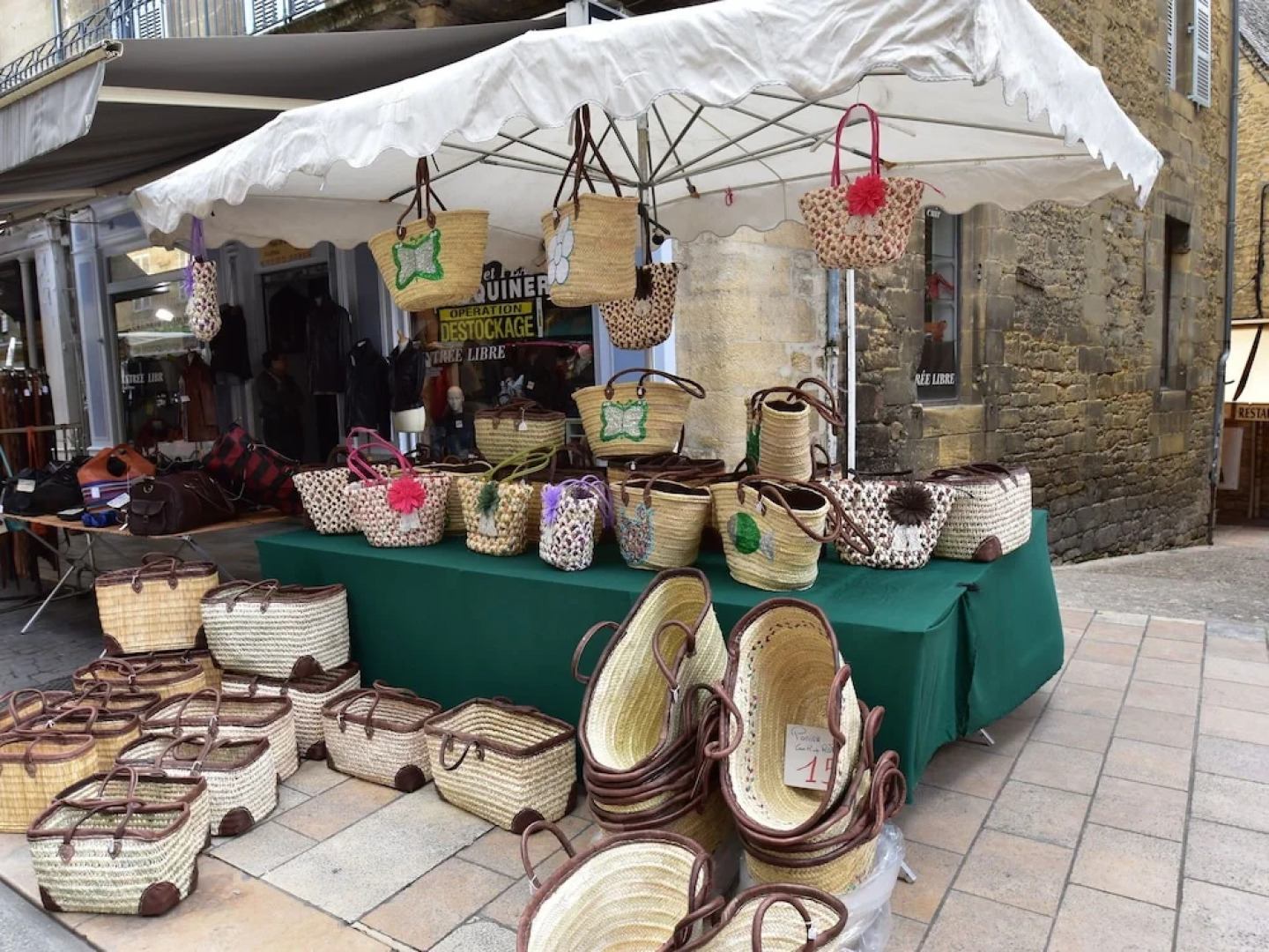 Beautiful House in Saint-cybranet With Private Swimming Pool and Near Lovely Castles