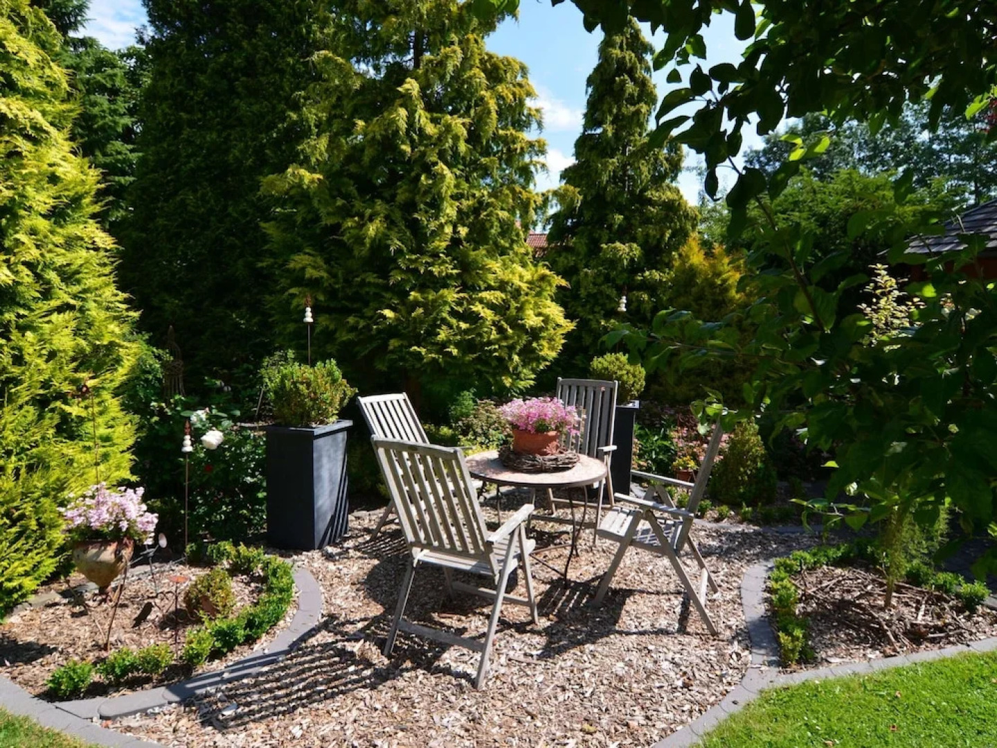 Tasteful Ground Floor Apartment with Terrace & Garden near Brilon