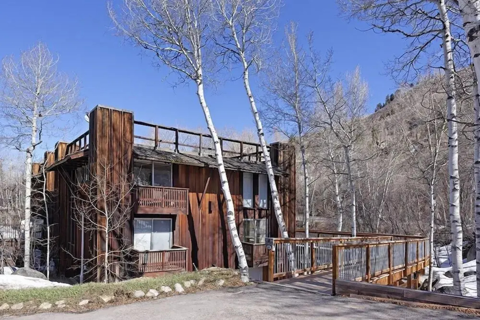 37 Mountain Laurel Drive Studio W/Yard Home