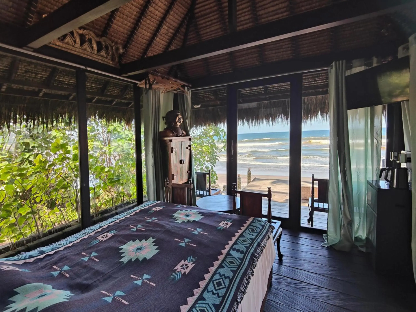 Beachfront Villa Nixie and the Sea