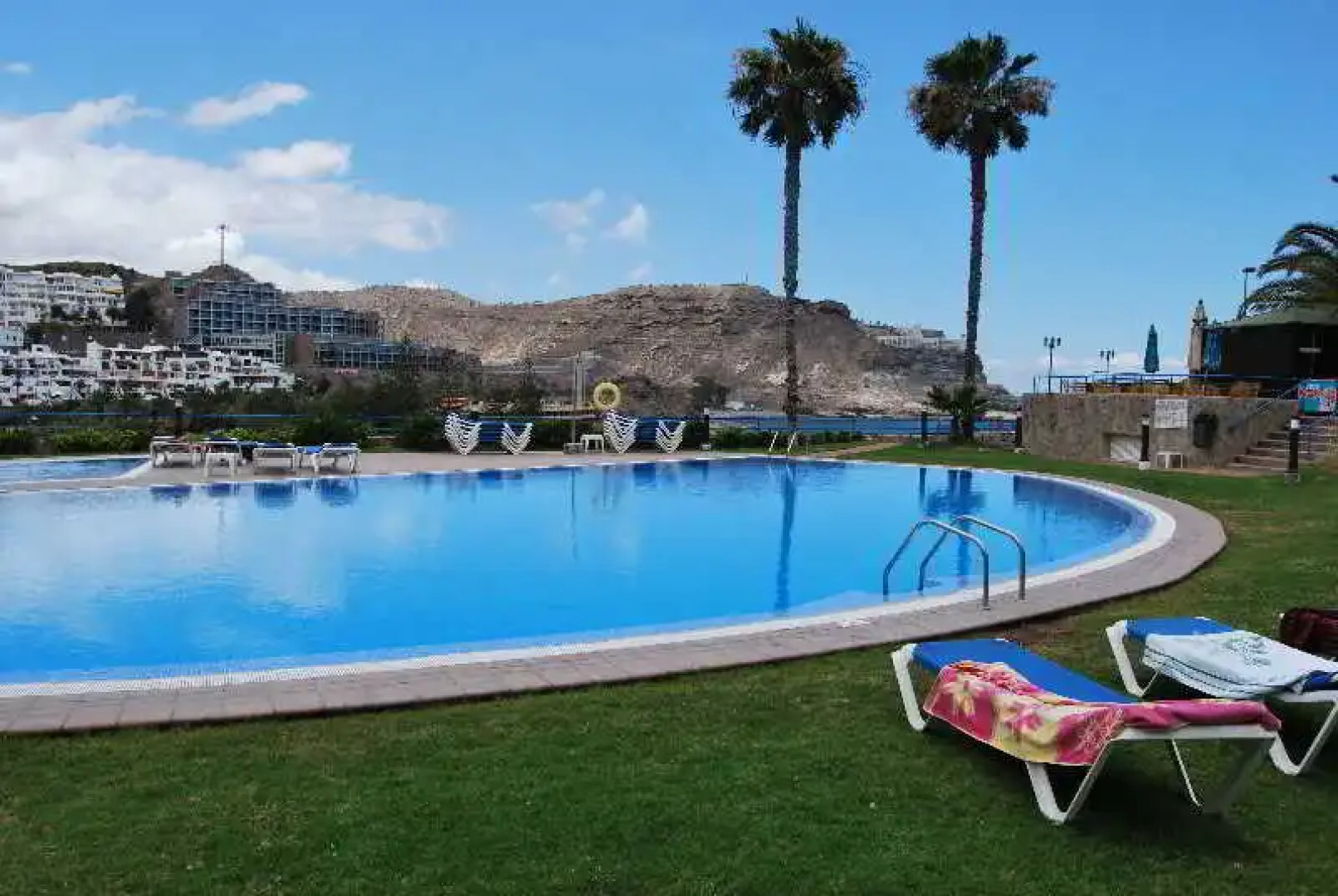 Lake Cliffe Condominiums