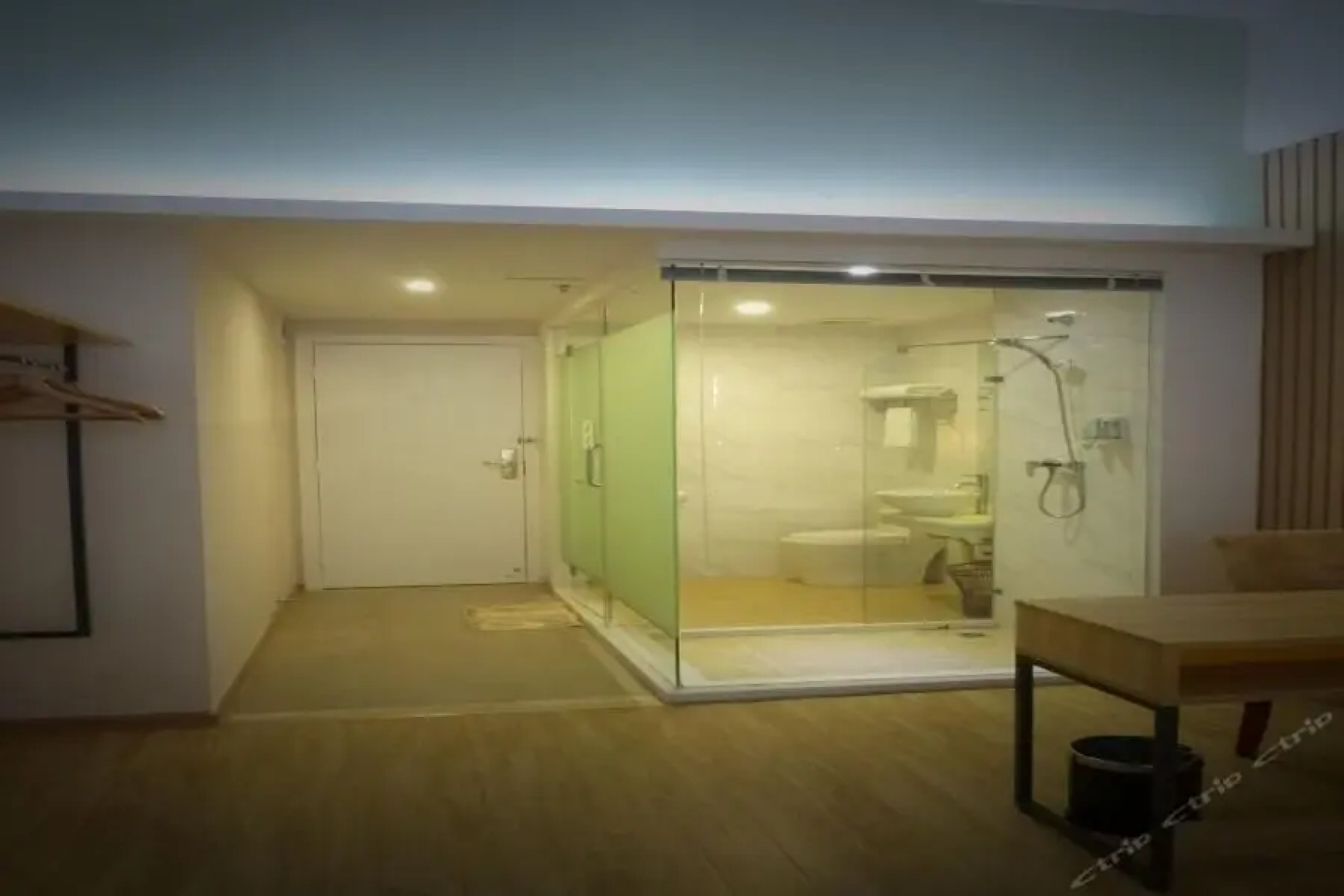 8 Inns Zhanjiang Haitian Branch