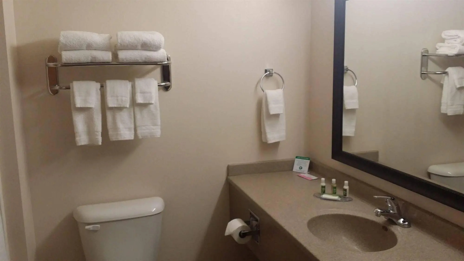 American Inn & Suites