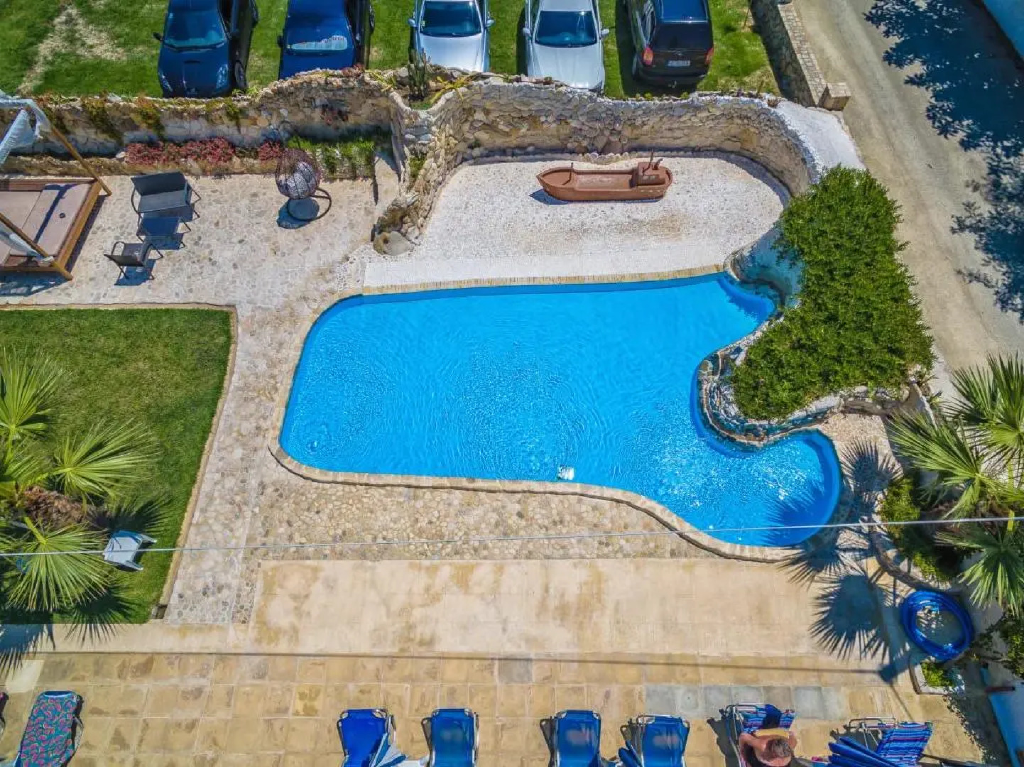 Antonis Apartments Pool Bar