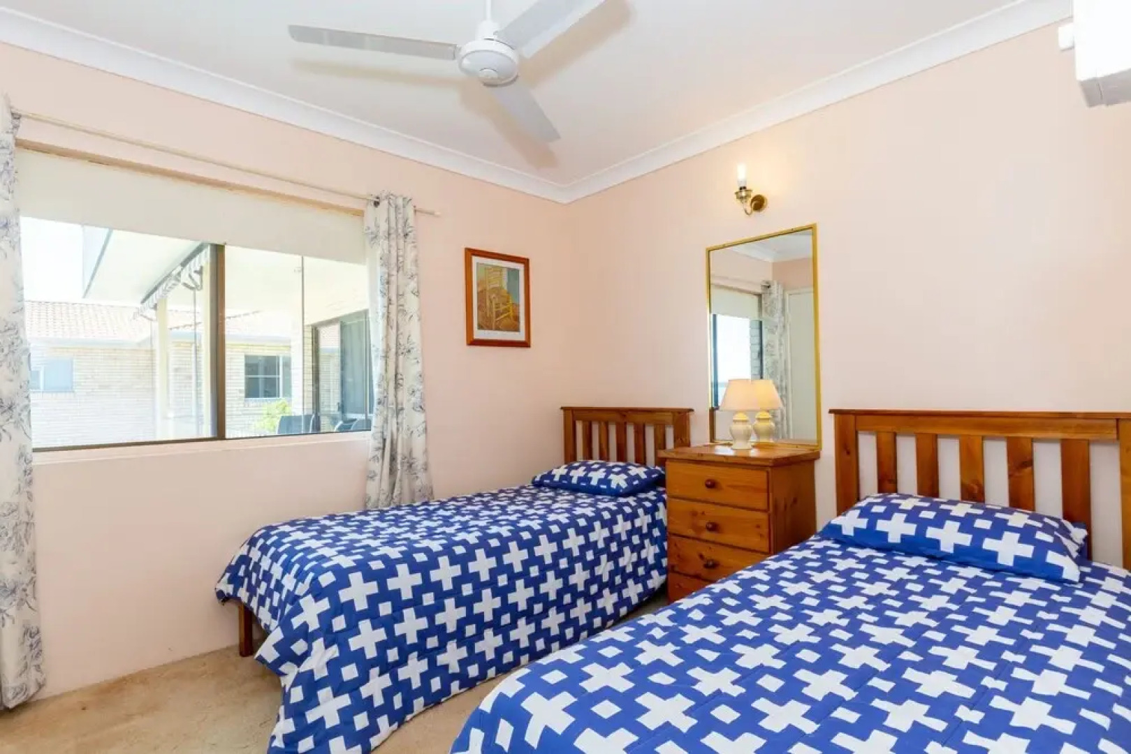 Water Views - Top Floor -Clearview Apartments South Esp, Bongaree