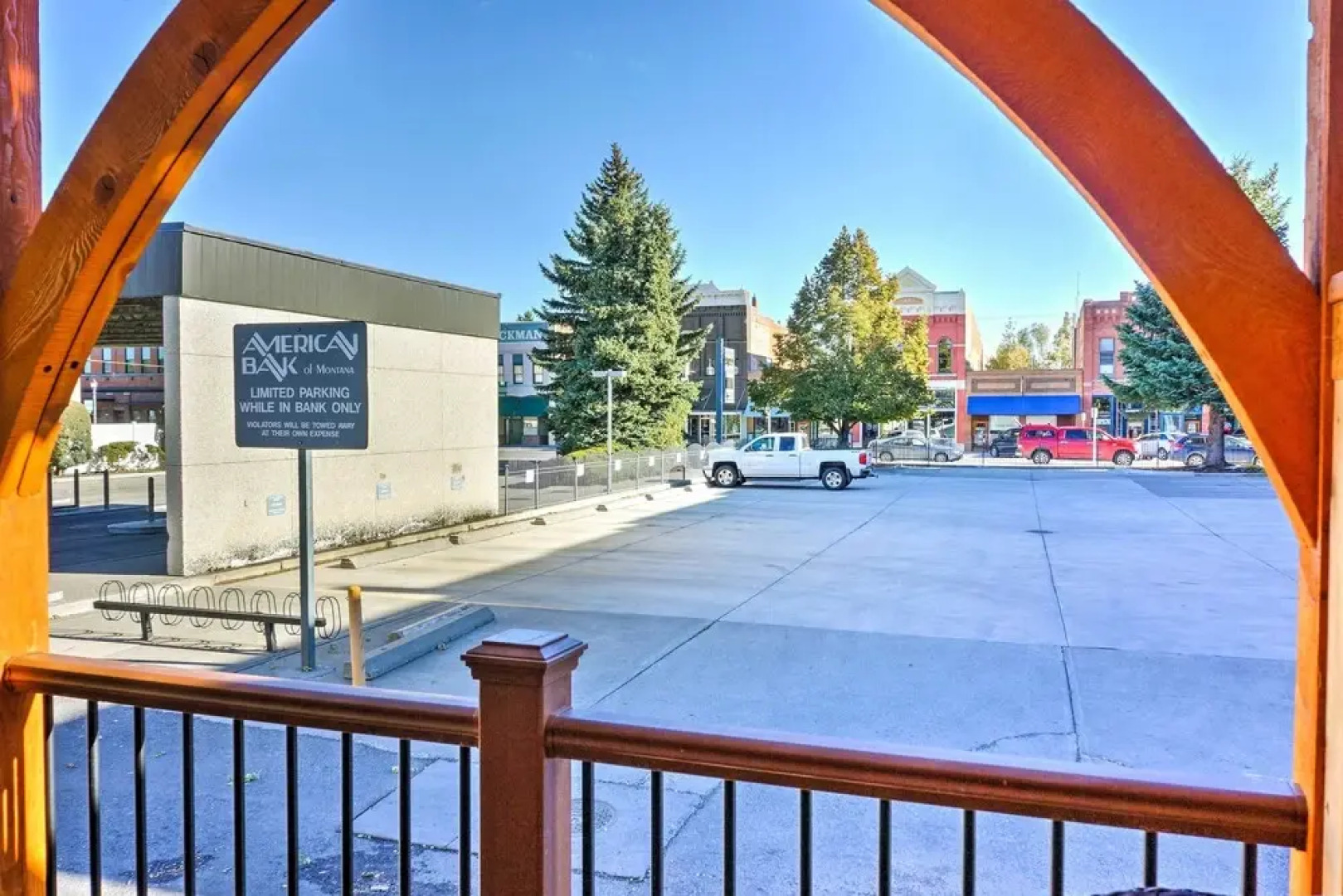 Walkable Studio Apartment in Downtown Livingston!