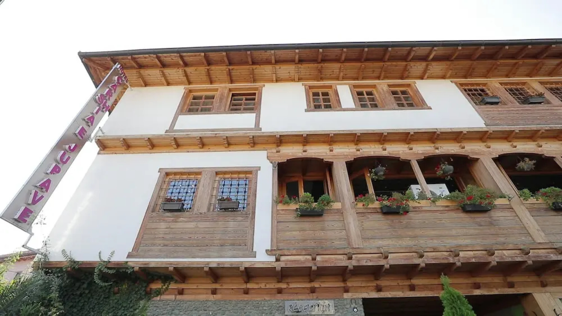 Hotel Çarshia e Jupave