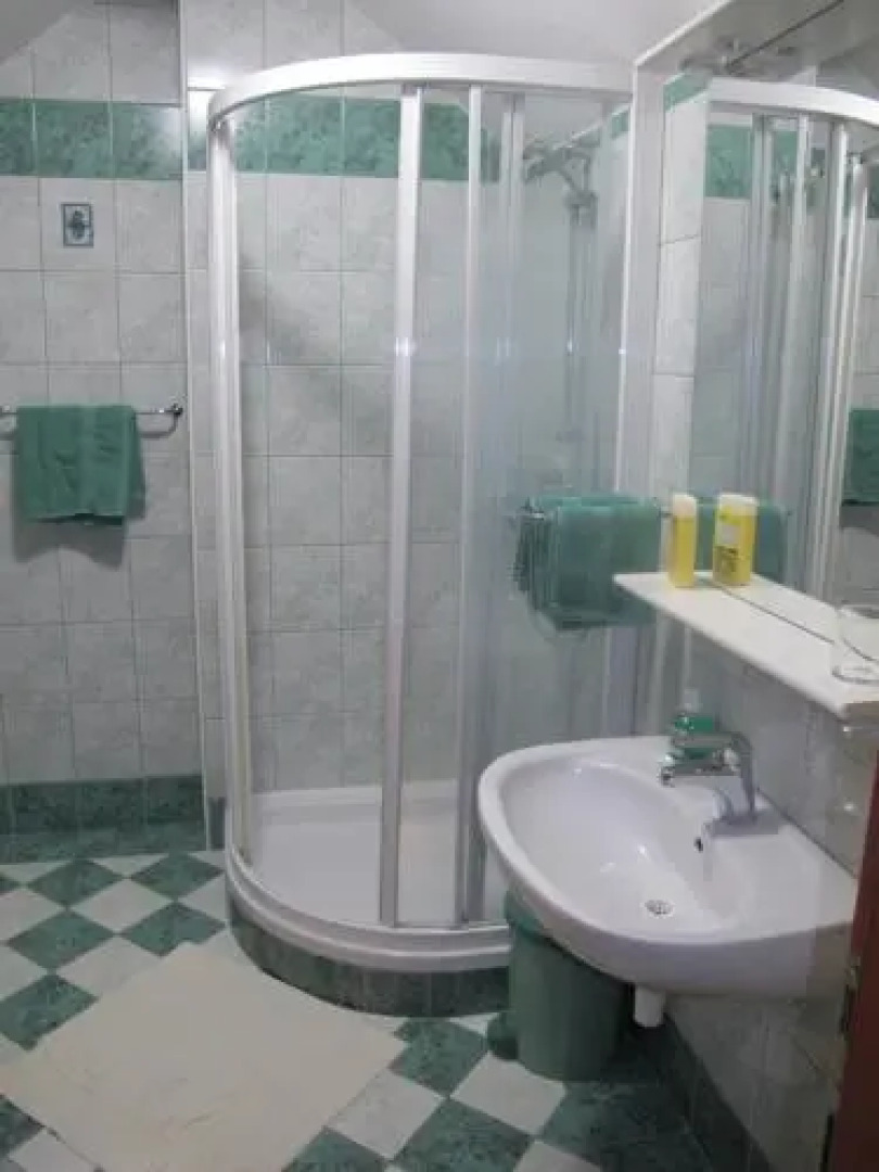 Apartment Sobe Ravbar