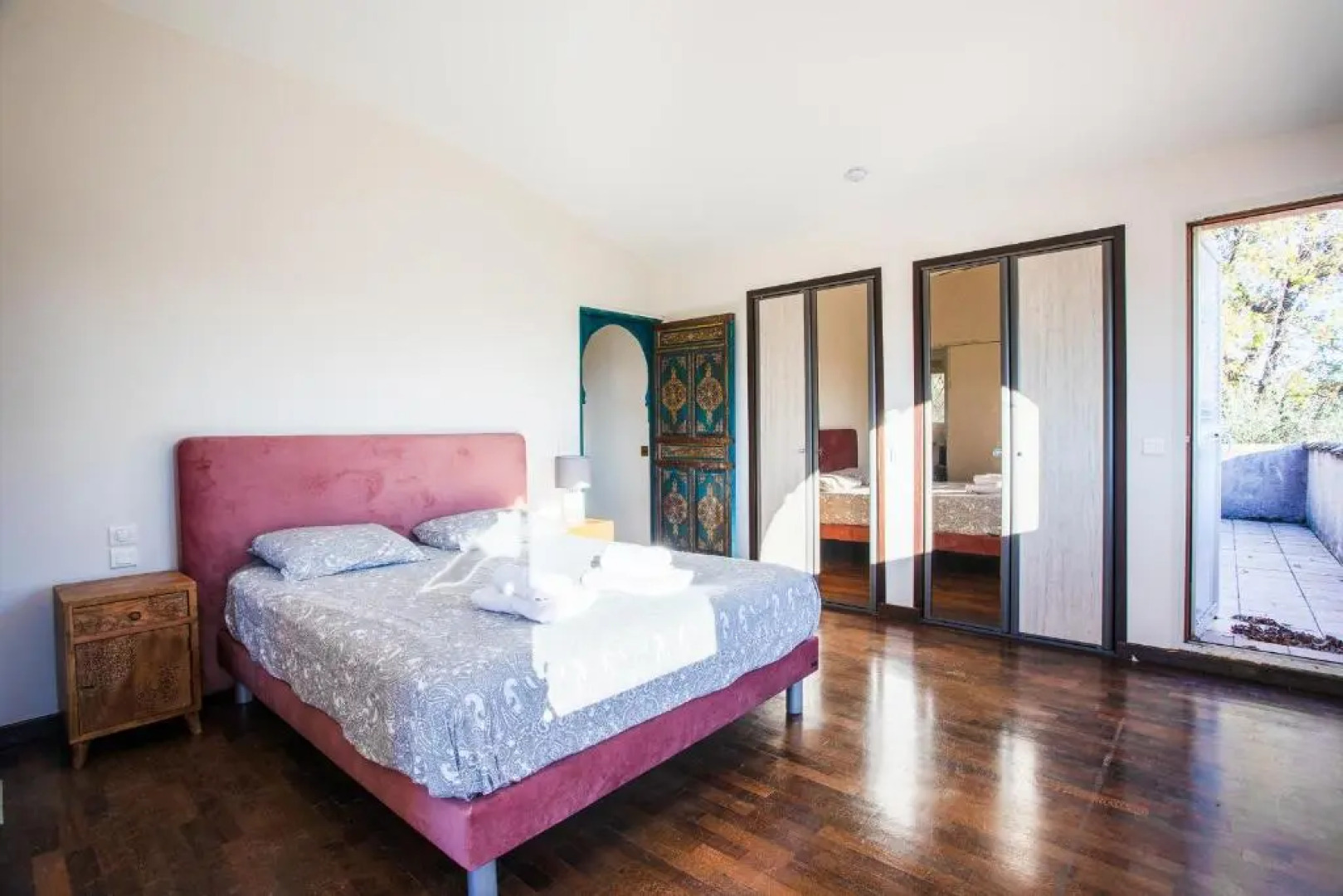 Serene Luxurious Hillside Villa Near Cannes