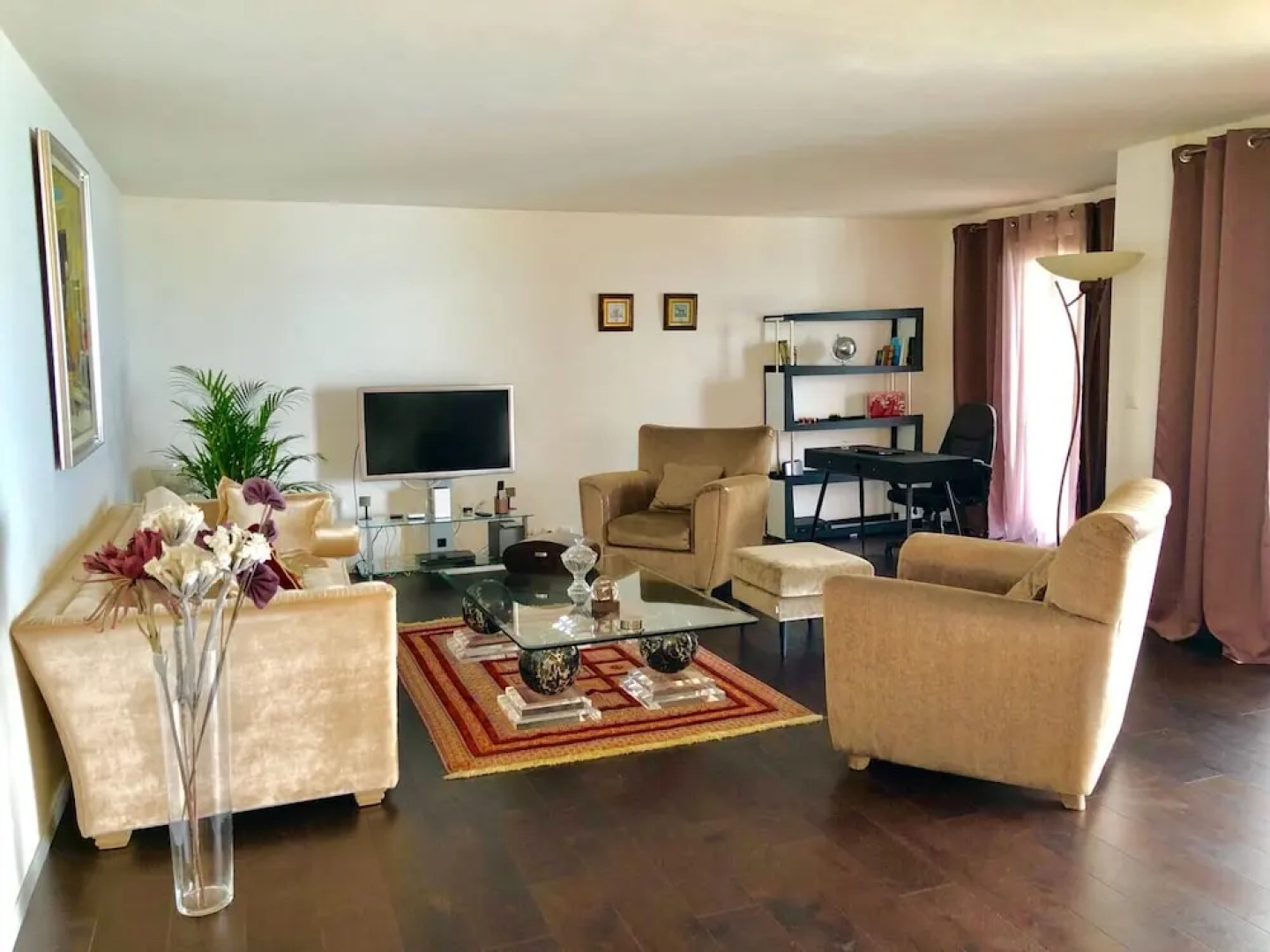 Luxury lake view apartment