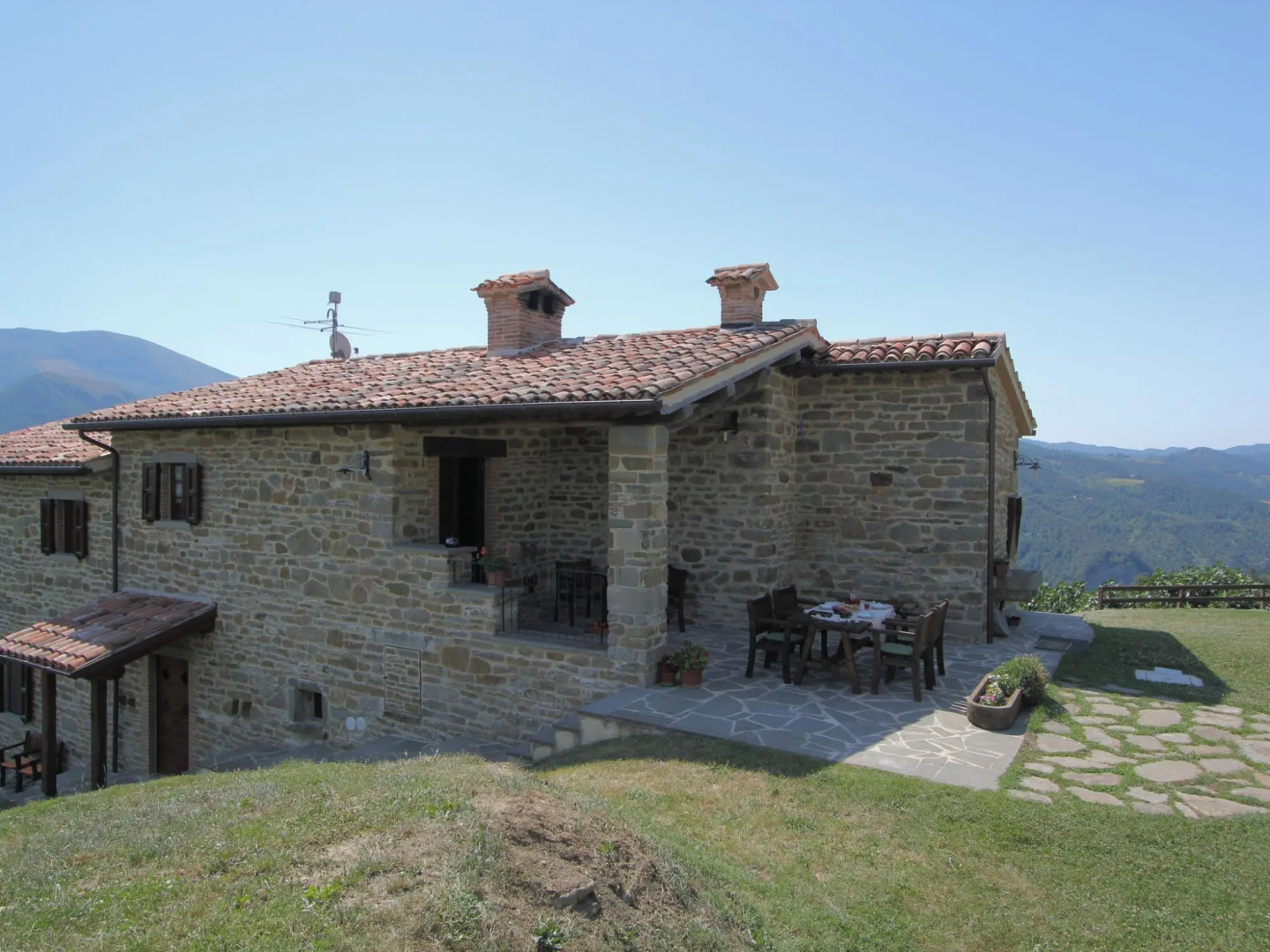 Stunning Villa in Apecchio with Hot Tub