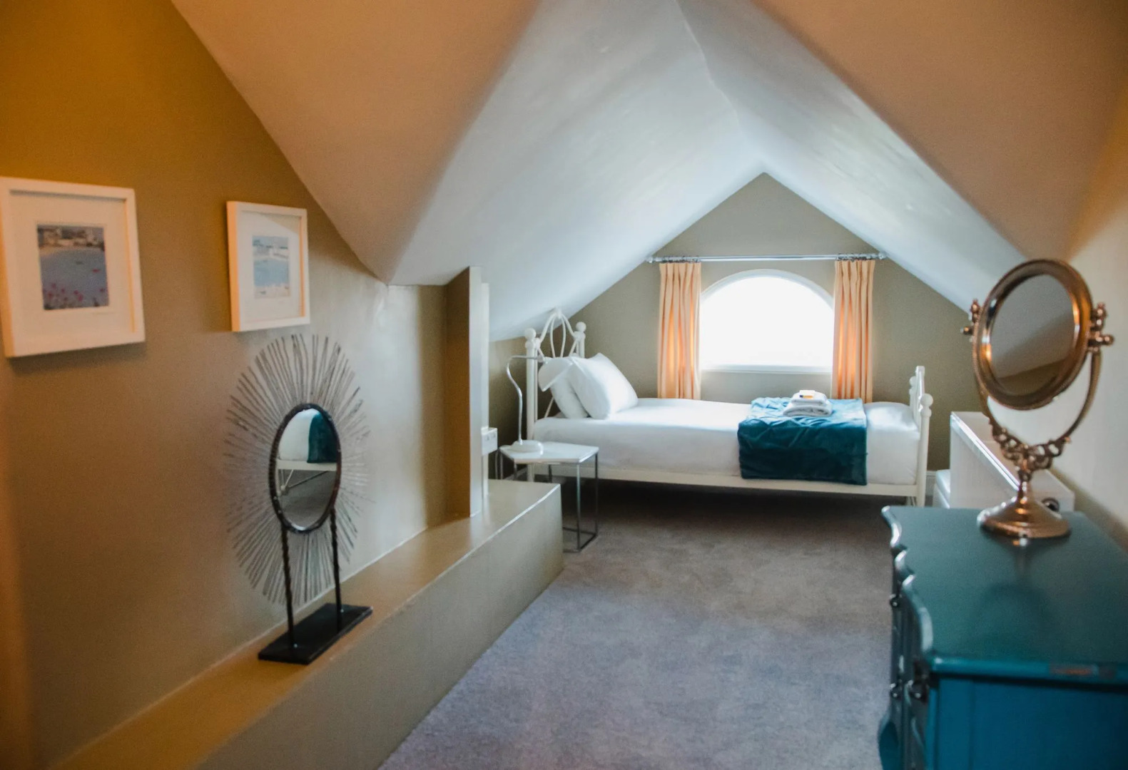 Washington house hotel