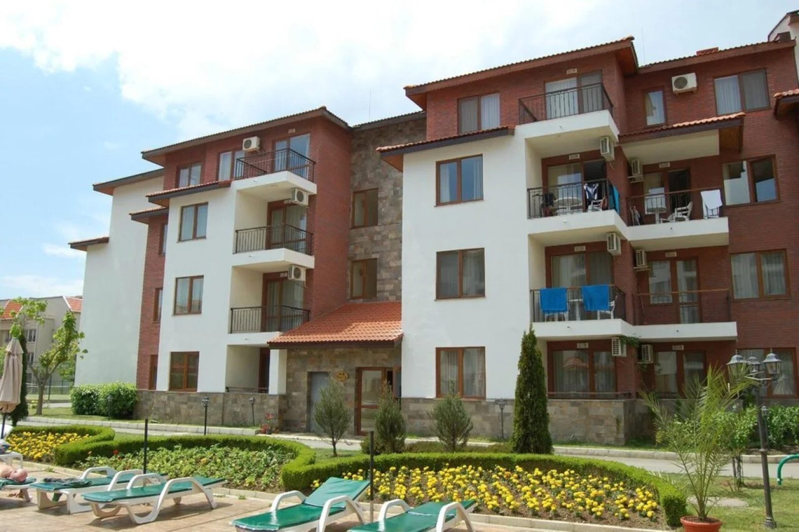 Apollon Apartments