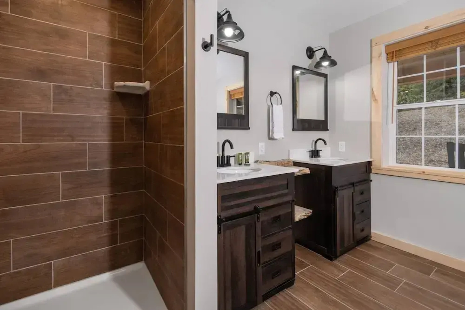 Boone Getaway Dog Friendly Hot Tub Fire Pit