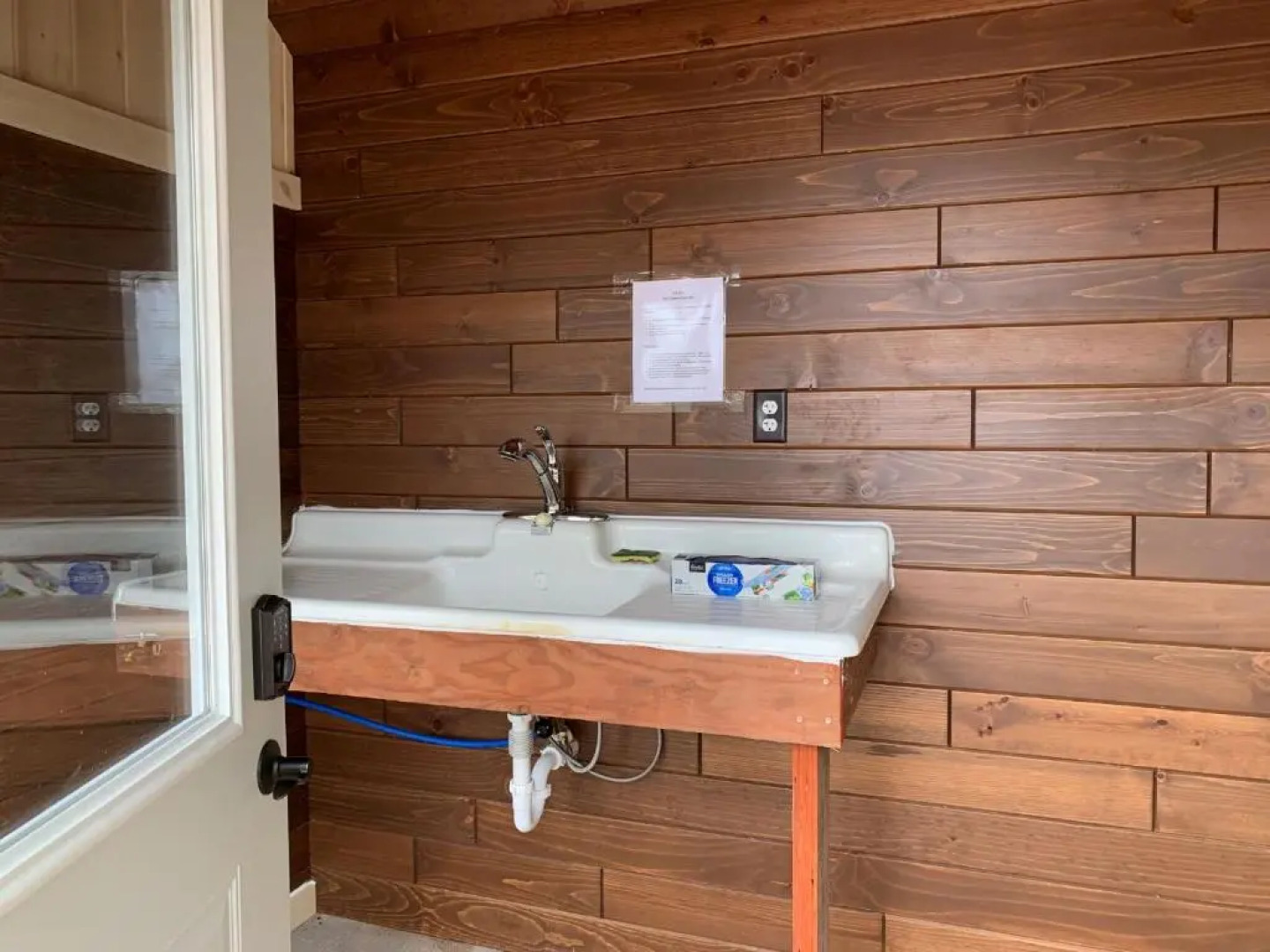 Deerwood Resort - Chickadee Cabin