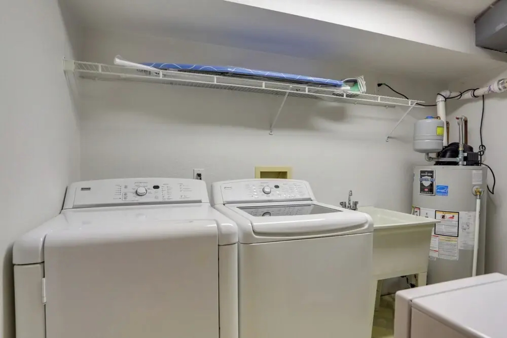 Waterfront Luna Pier Home 14 Mi to Downtown Toledo