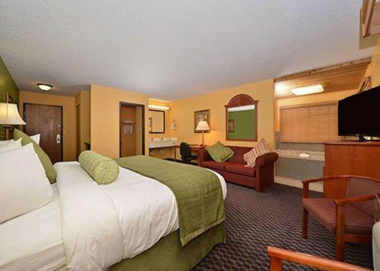 Quality Inn & Suites Grinnell near University